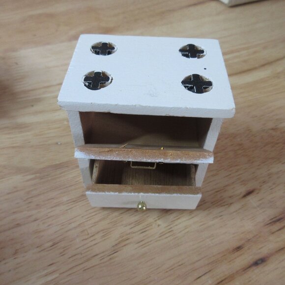 Chadwick Miller White Wooden 4pc Wooden Miniature Kitchen Set #93744 - Picture 5 of 11